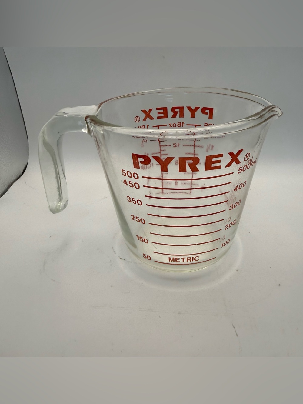 Pyrex Clear Glass Measuring Cup with Red Letters 2 Cups #516